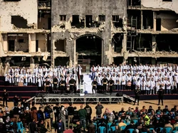 Wisuda 168 Dokter Palestina di Tengah Reruntuhan RS Al-Shifa Gaza