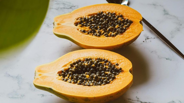 Meski Bermanfaat, Ini 5 Alasan Jangan Makan Pepaya Terlalu Banyak