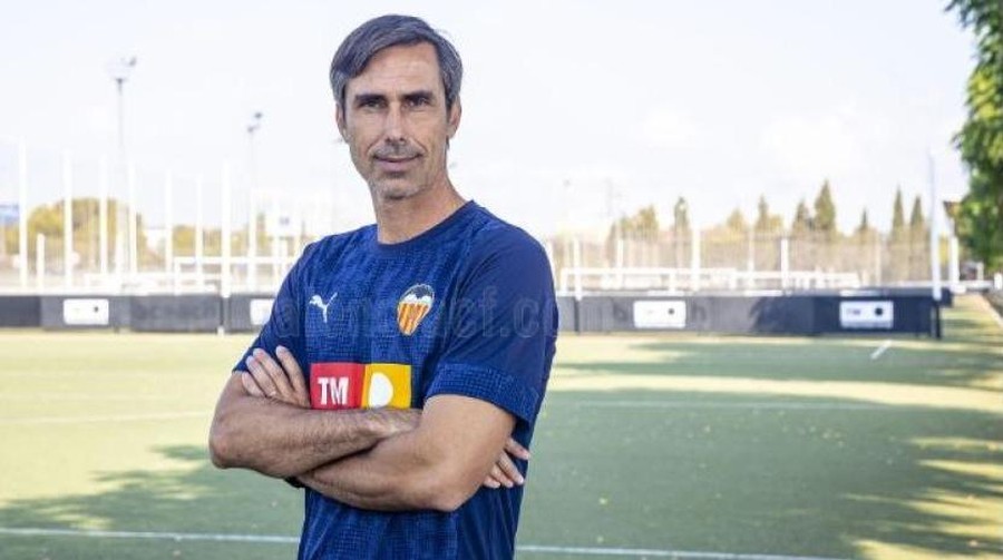 Pelatih Tim B Wanita Valencia Fernando Martin&period;