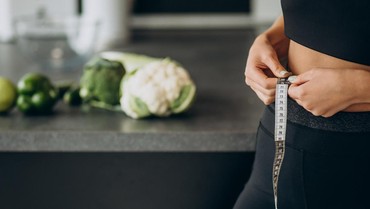 Viral Influencer di China Nyaris Kehilangan Nyawa Usai 6 Bulan Diet Ayam Rebus