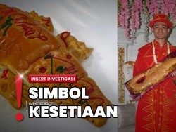 Nggak Cuma Lihat Proses Pembuatannya, Cobain Juga Roti Buaya Isi Es Krim