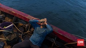 FOTO: Kisah Nelayan Selam di Jakarta, Tenggelam untuk Hidup