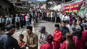 FOTO: Negara Terima Rp6,6 T dari Satgas PKH hingga Suasana Natal 2025