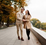 4 Zodiak yang Paling Setia Tapi Nggak Mau Terang-terangan, Gengsi?