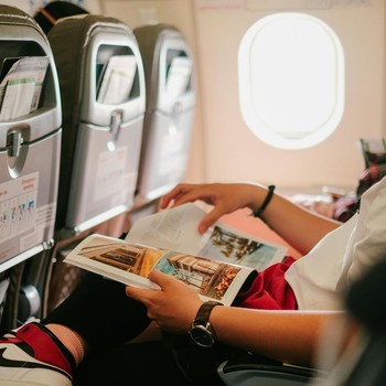 5 Barang dalam Pesawat yang Boleh Dibawa Pulang