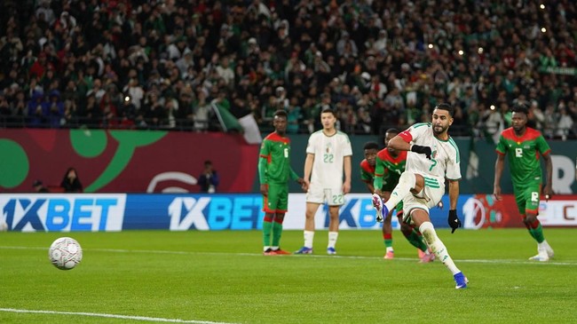 Riyad Mahrez kini memimpin daftar top skor Piala Afrika 2025, namun dibayangi oleh nama tenar seperti Mohamed Salah hingga Amad Diallo.