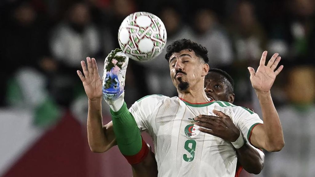 FOTO: Mahrez Bawa Aljazair Lolos ke 16 Besar Piala Afrika