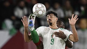 FOTO: Mahrez Bawa Aljazair Lolos ke 16 Besar Piala Afrika