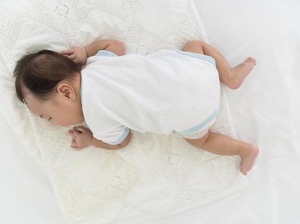 Bolehkah Bayi Tidur Tengkurap? Simak Penjelasannya Bun