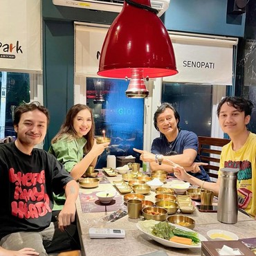 Ira Wibowo Bersyukur Banyak Kejutan di Ulang Tahun ke-58