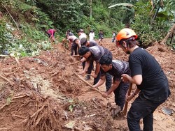 Longsor Landa 2 Desa di Pandeglang, 6 Rumah Rusak-Akses Jalan Terputus