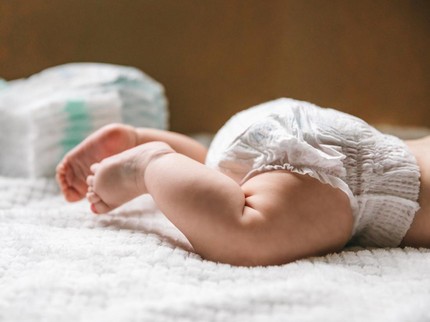 Kenapa BAB Bayi Berwarna Hijau? Simak Faktanya