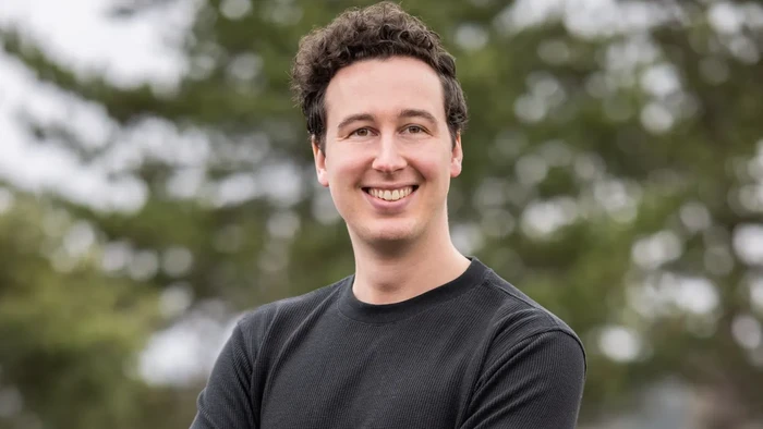 Bisnis Osborne berkembang pesat. Ia memberi nasihat kepada siswa SMA tahun terakhir tentang esai aplikasi kuliah mereka. Menurut laporan CNBC Make it, Osborne berhasil mendapatkan 113.550 USD atau sekitar Rp1,9 miliar dari side hustlenya ini.