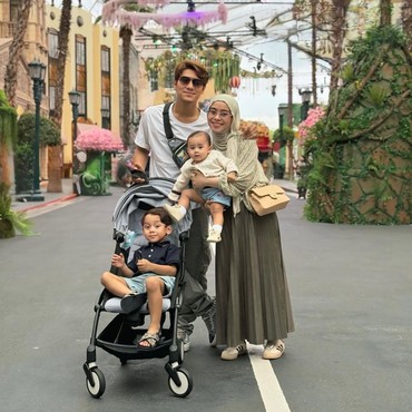 Lesti Kejora Gendong Anak Saat Hamil Besar, Sikap Rizky Billar Jadi Sorotan