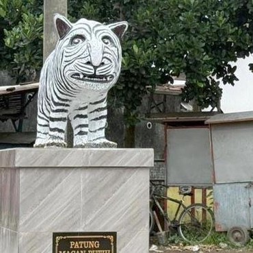 Giliran Kades Bicara soal Patung Viral Macan Putih Kediri, Dibangun Pakai Dana Pribadi