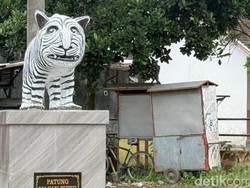 Giliran Kades Bicara soal Patung Viral Macan Putih Kediri, Dibangun Pakai Dana Pribadi