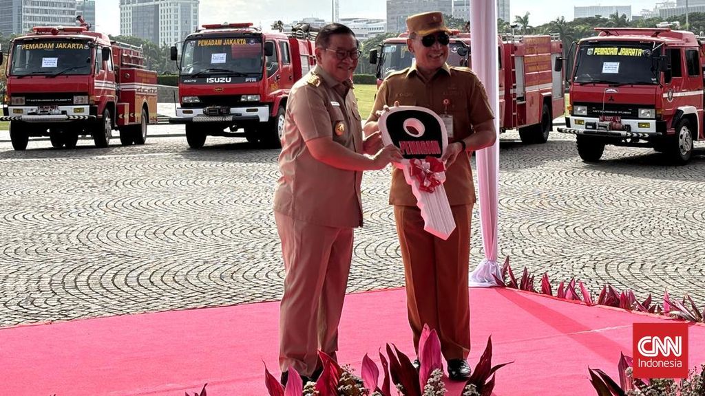 DKI Hibahkan 14 Mobil Damkar ke Sejumlah Daerah, Bekasi hingga Ambon