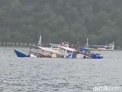 Kapal Pinisi Dewi Anjani Tenggelam di Labuan Bajo Pagi Tadi
