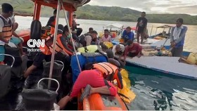 Momen Evakuasi Korban Kapal Tenggelam di Labuan Bajo