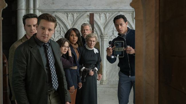 Rian Johnson mengaku dirinya memang selalu ingin membuat perbedaan dari kisah Knives Out satu ke yang lainnya.