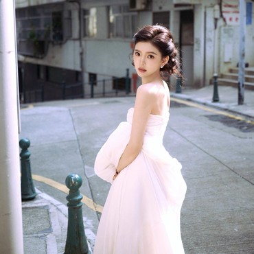 Bikin Fans Khawatir, Zhang Ruonan Hanya Muat Pakai Baju Anak-anak gegara Diet Ekstrem