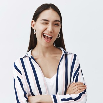 Selalu Memesona, 4 Zodiak Ini Punya Vibe Main Character Tanpa Usaha