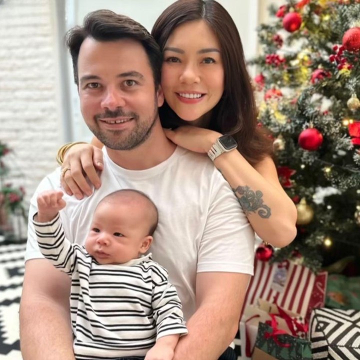 <p>Aktris sekaligus model Aline Adita mengawali perjalanan rumah tangganya dengan seorang pria asal Australia, James Midgley, pada tahun 2018. Kebahagiaan pasangan ini kian terasa lengkap saat putra pertamanya, Jason Murray James Midgley, hadir sebagai warna baru dalam kehidupan mereka. (Foto: Instagram @aline_adita)</p>