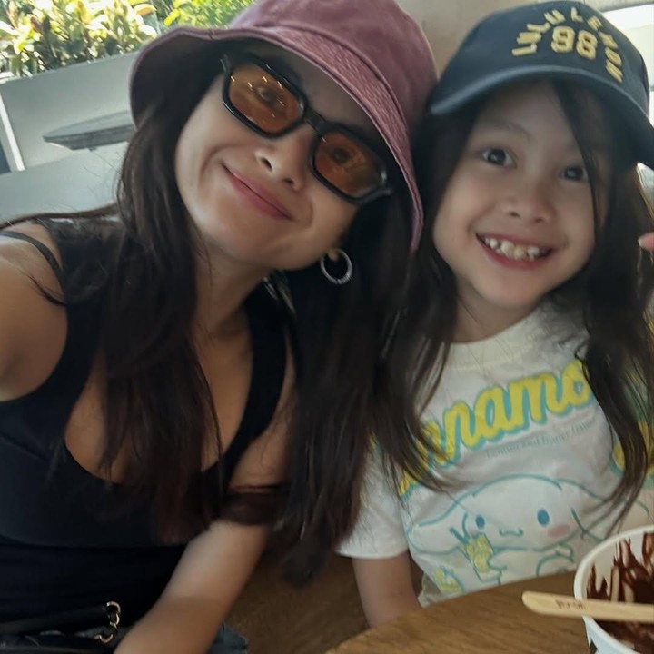 <p>Kehidupan artis Indonesia tampaknya selalu menjadi sorotan publik. Begitu pula dengan Acha Septriasa yang kini menjalani status sebagai <em>single parent</em> setelah cerai dari Vicky Kharisma pada Mei 2025. (Foto: Instagram @septriasaacha)</p>