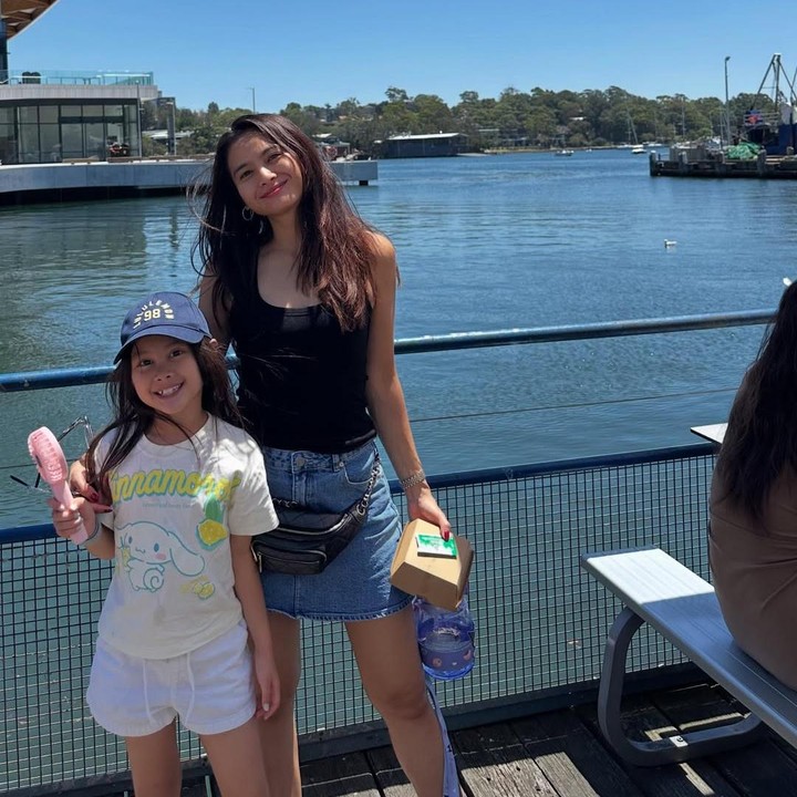 <p>Tebaru, Acha dan Bridgia menghabiskan libur Natal dengan berpiknik dan bermain di sebuah pantai di Sydney, Australia. &ldquo;Selamat Natal dari keluarga kami untuk kamu,&rdquo; tulis Acha, dikutip dari laman Instagram <em>@septriasaacha,</em> Selasa (30/12/2025).&nbsp;(Foto: Instagram @septriasaacha)</p>