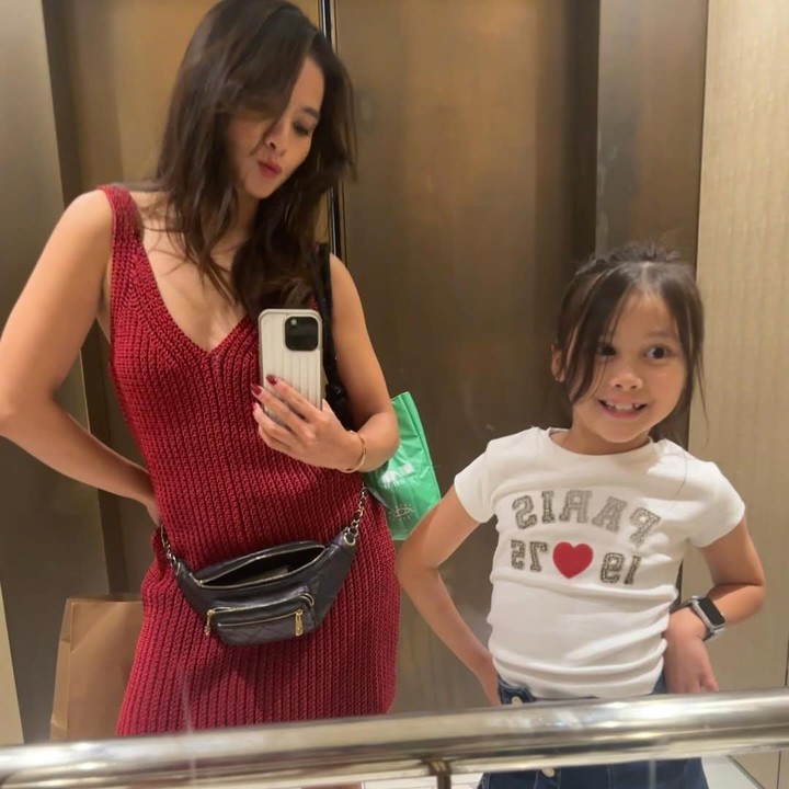 <p>Meski telah berpisah, Acha memilih tetap tinggal di Australia bersama sang putri. Perempuan 36 tahun ini bahkan telah menyiapkan pendidikan untuk Bridgia yang kini berusia delapan tahun.&nbsp;(Foto: Instagram @septriasaacha)</p>