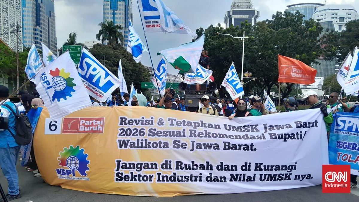 Buruh Demo di Jakarta Protes Dedi Mulyadi soal Kenaikan UMSK Jabar