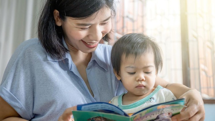 Anak Bisa Menunjukkan Keterampilan & Kesulitan Membaca Lebih Dini