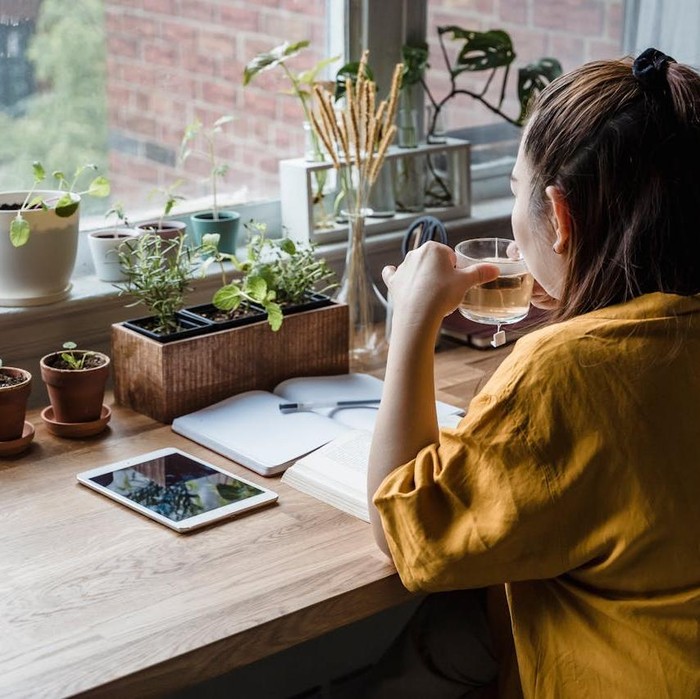 kepribadian orang yang memilih menutup akun media sosial salah satunya adalah rentan membandingkan diri sendiri dengan orang lain