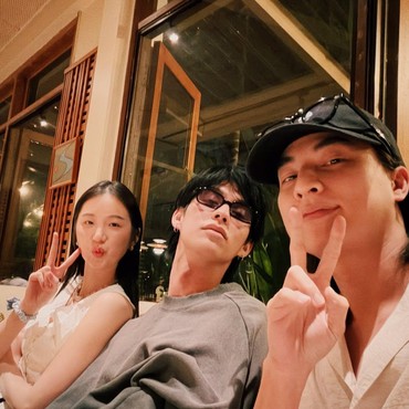 Interaksi Manis Thanaerng saat Rayakan Ultah Bright Vachirawit dan Gulf Kanawut