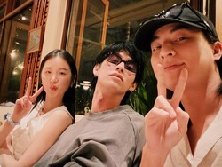 Interaksi Manis Thanaerng saat Rayakan Ultah Bright Vachirawit dan Gulf Kanawut