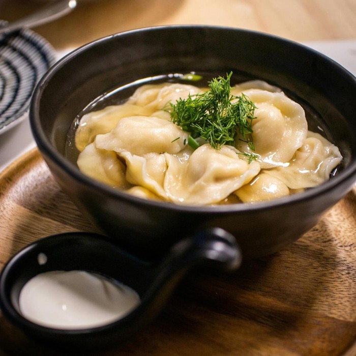 Dumpling atau pangsit menjadi makanan sekaligus bagian penting dari tradisi tahun baru.
