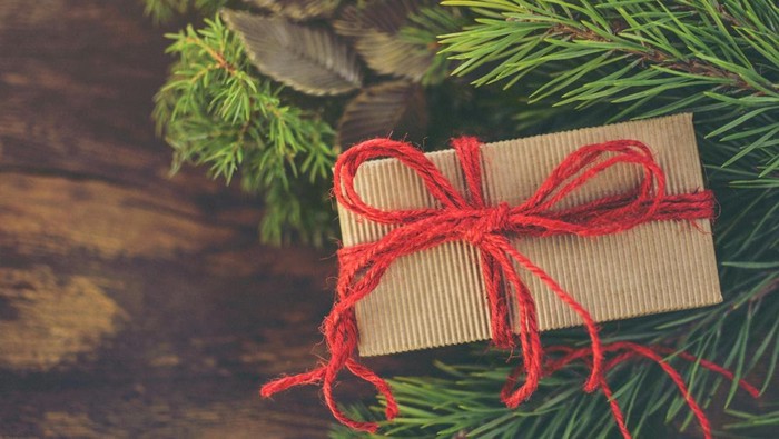 Kado layak untuk regift. Pastikan kado dalam kondisi baik dan belum digunakan sama sekali.