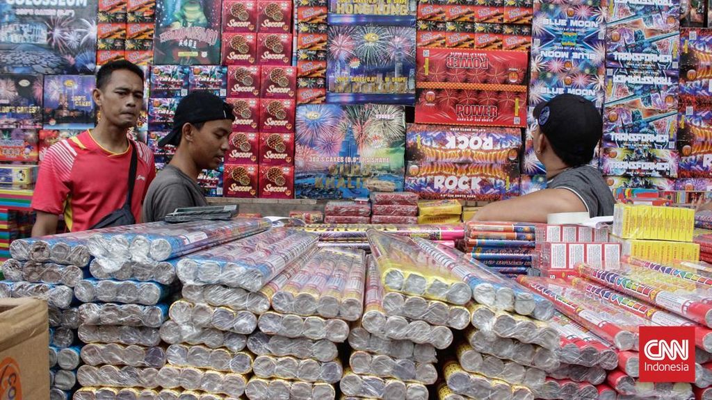 FOTO: Semarak Pernak-pernik Tahun Baru di Pasar Asemka