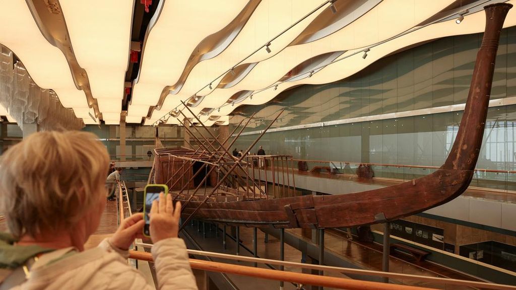 FOTO: Museum Agung Mesir Mulai Rakit Perahu Firaun