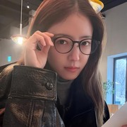 Lee Se Young Bagikan Foto Hangout ke Cafe Estetik dengan Gaya Modis & Effortless