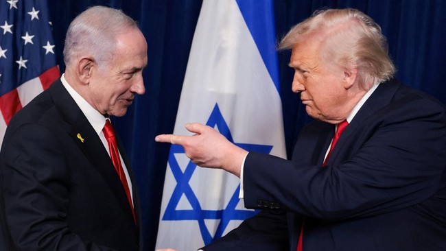 Trump "Kemakan" Omongan Netanyahu, Kini Pusing Sendiri di Perang Iran