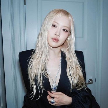 Rose BLACKPINK Wanita Tercantik Dunia 2025