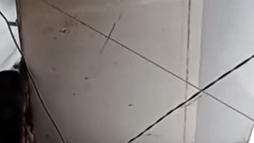 Bangkai Sayap Pesawat Timpa Rumah Akibat Puting Beliung di Bogor