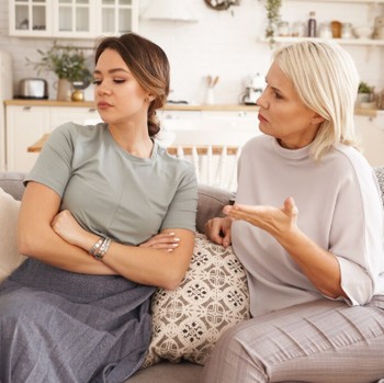 3 Kalimat Orang Tua yang Sering Disalahartikan oleh Anak Dewasa, Menurut Psikolog