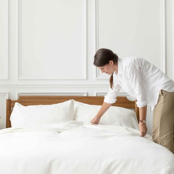 Ternyata Merapikan Kasur Sebelum Check Out Tidak Disarankan oleh Staf Hotel, Ini Alasannya