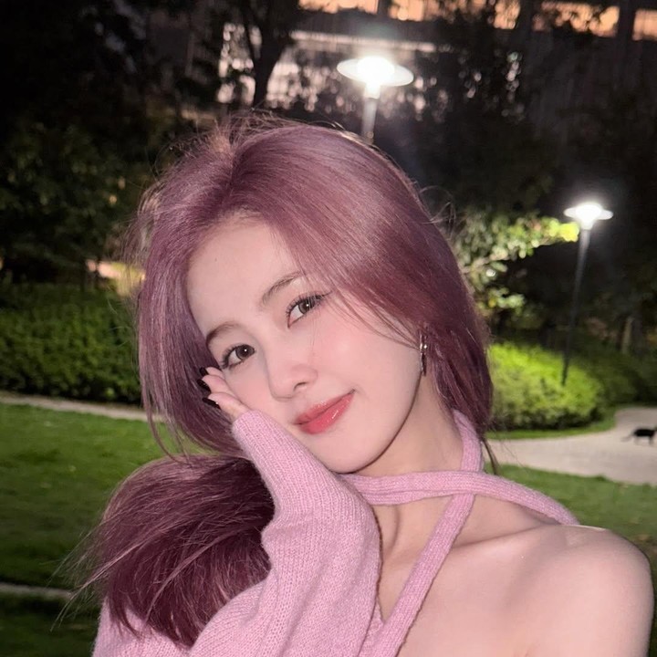 <p>Baru-baru ini, namanya masuk dalam jajaran 100 besar perempuan tercantik di dunia versi TC Candler tahun 2025. Tak heran jika visual Bai Lu yang bak dewi ini kerap mencuri perhatian dan membuat siapapun jatuh cinta. (Foto: Instagram @bailu_923)</p>