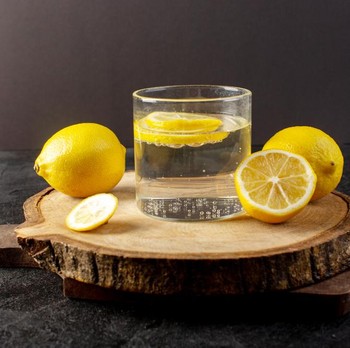 5 Hal yang Akan Terjadi Jika Minum Air Lemon Setiap Hari