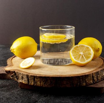 5 Hal yang Akan Terjadi Jika Minum Air Lemon Setiap Hari