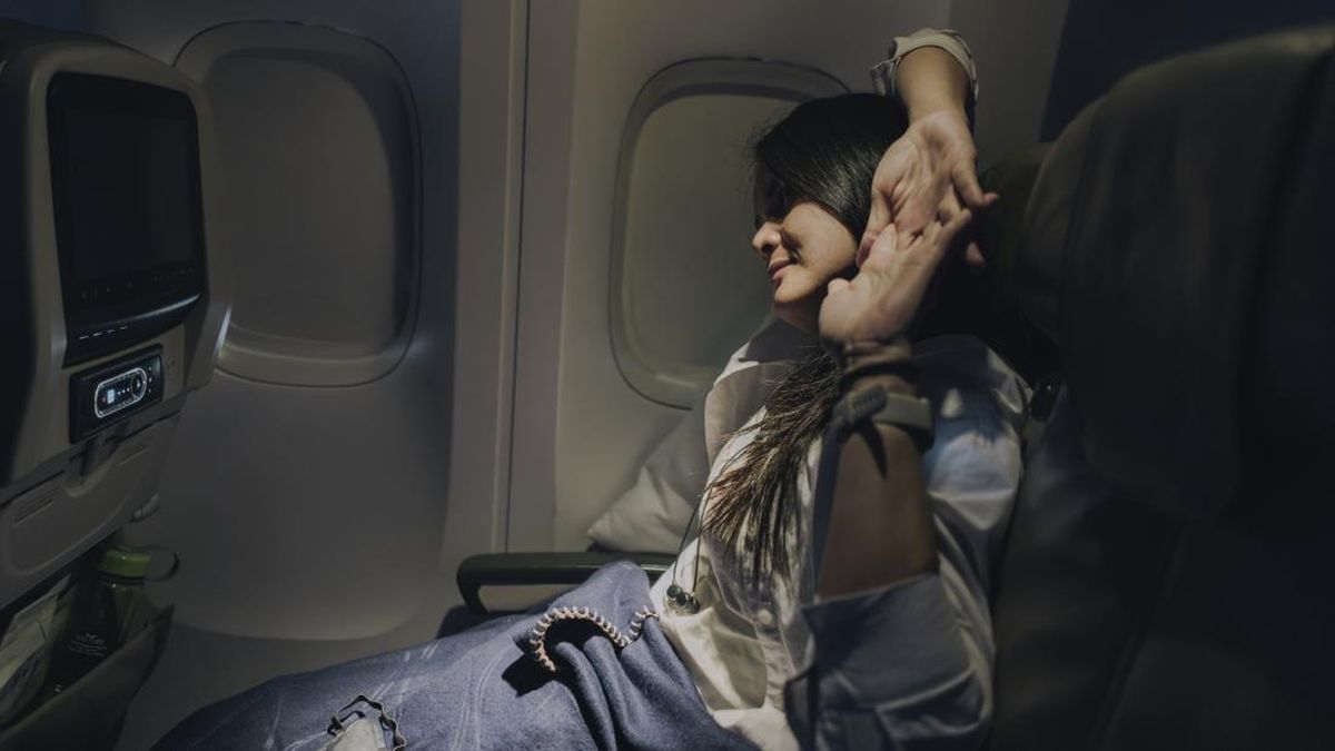 Perhatikan 8 Hal Ini Saat Harus Jalani Penerbangan Malam Hari