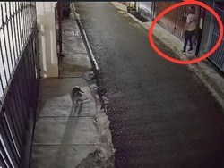 Video Rekaman CCTV saat Rumah Konten Kreator DJ Donny Diteror Bangkai Ayam